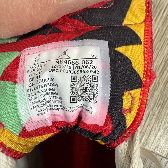 Nike Jordan high top youth sneakers Gray, White And Red , sz:1Y - Picture 5 of 6